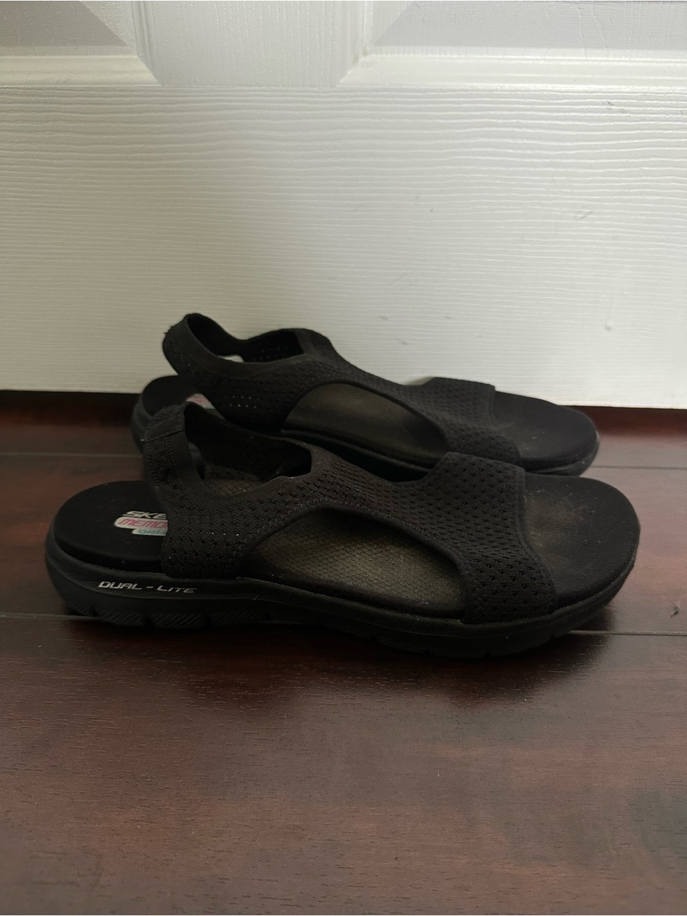 Size 11 Skechers Women’s Dual-Lite Memory Foam Slingback Sandals Black Comfort - Picture 3 of 8